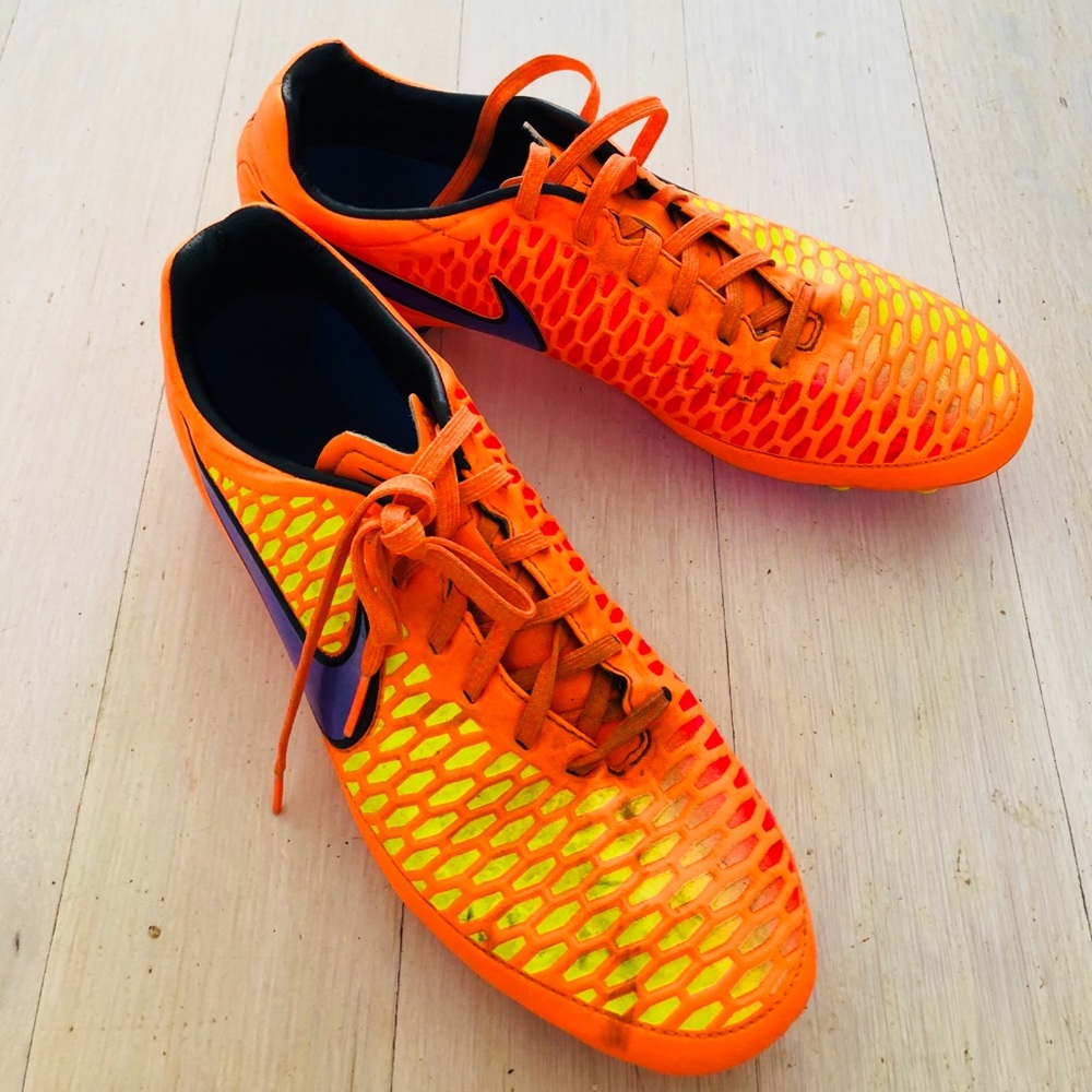 NIKE Soccer Shoes